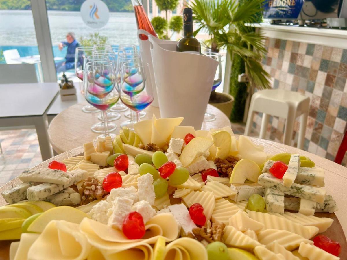 Riviera 990 - Resort & Restaurant Ieşelniţa Eksteriør billede