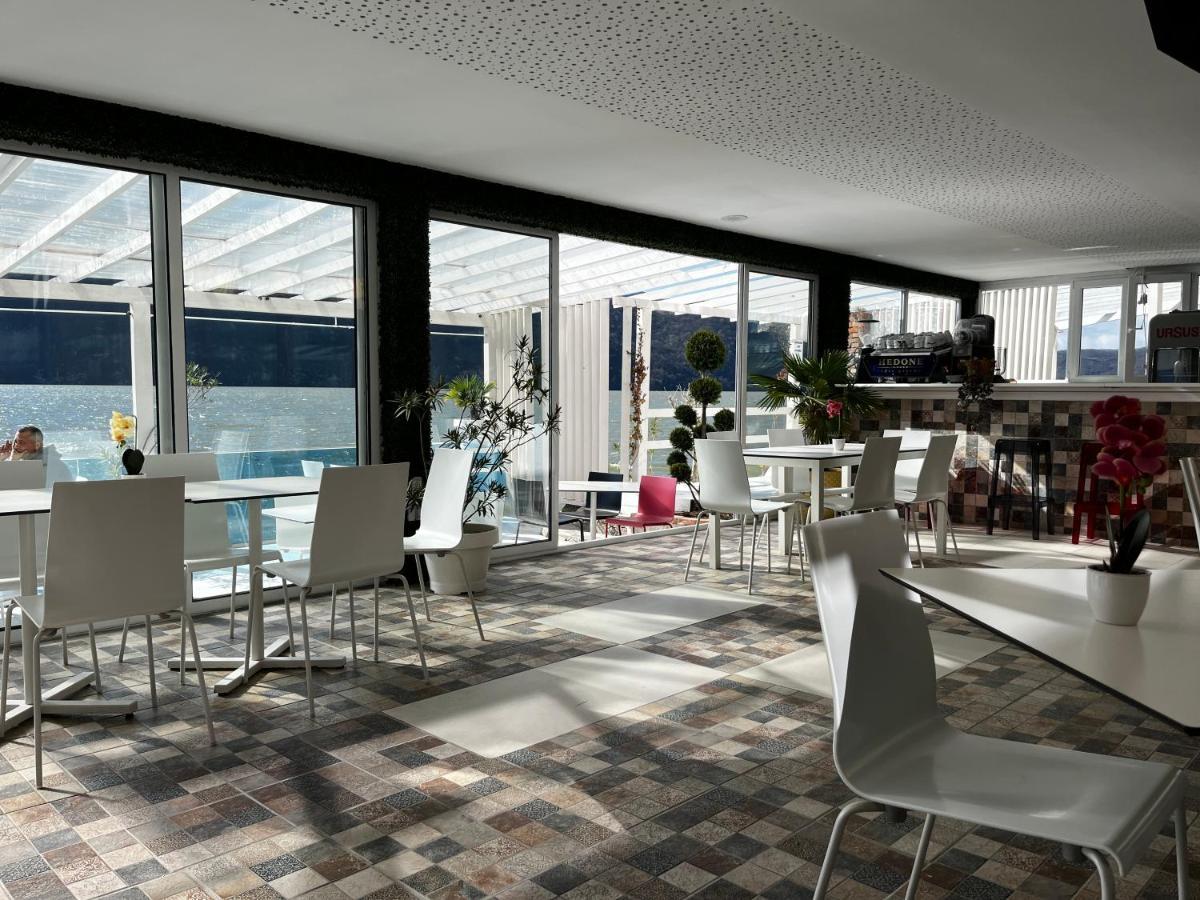 Riviera 990 - Resort & Restaurant Ieşelniţa Eksteriør billede