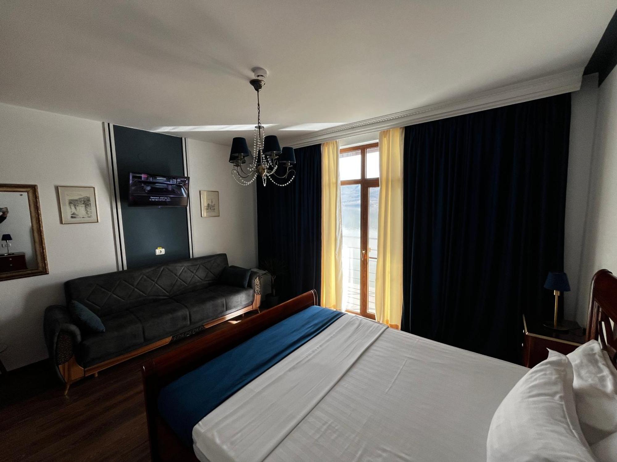 Riviera 990 - Resort & Restaurant Ieşelniţa Eksteriør billede