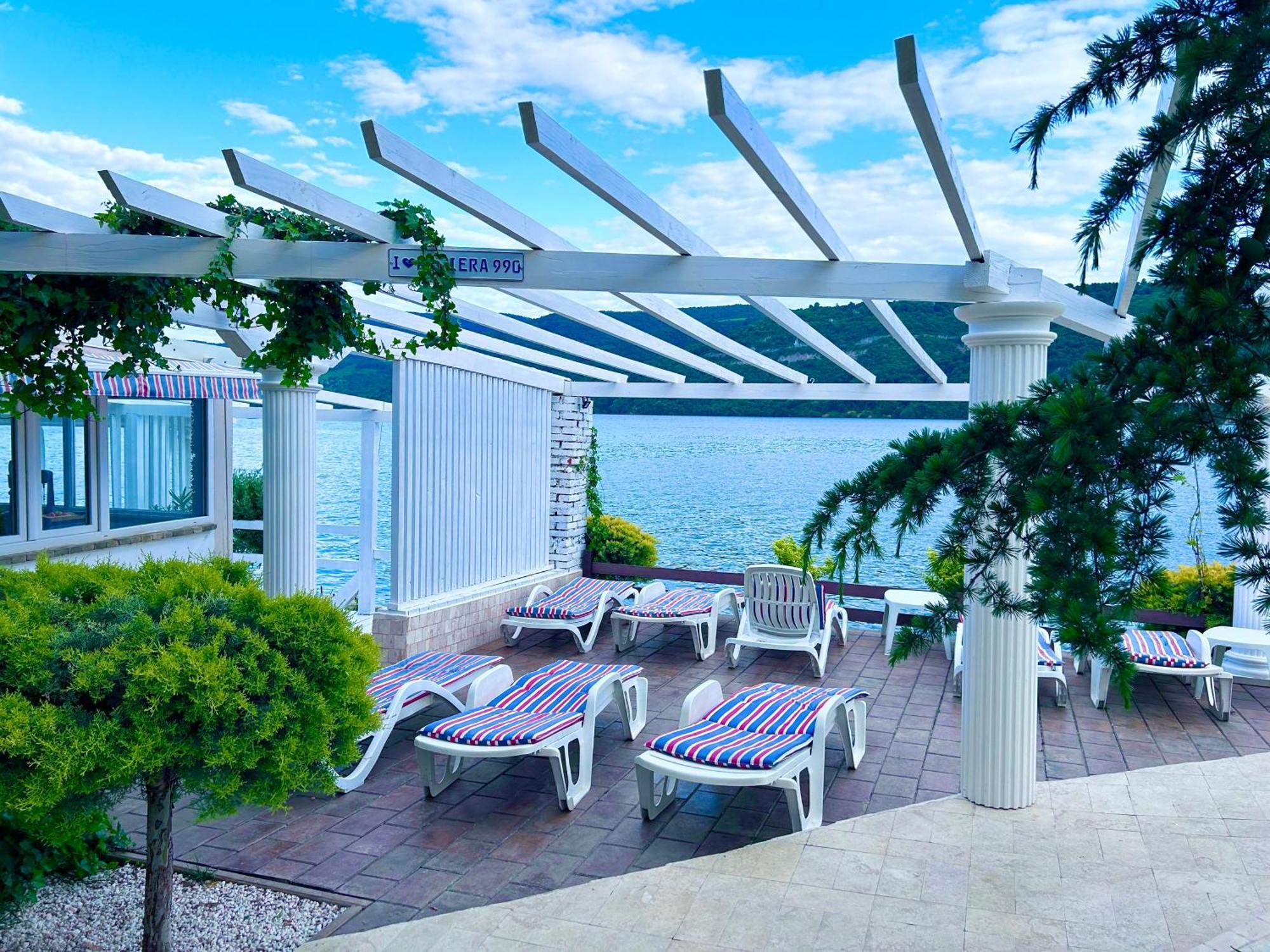 Riviera 990 - Resort & Restaurant Ieşelniţa Eksteriør billede