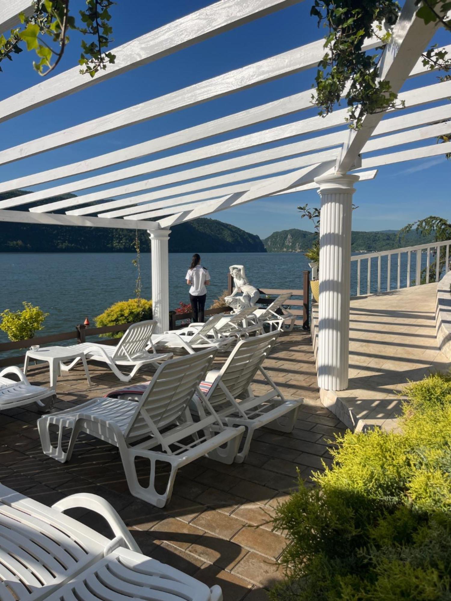 Riviera 990 - Resort & Restaurant Ieşelniţa Eksteriør billede