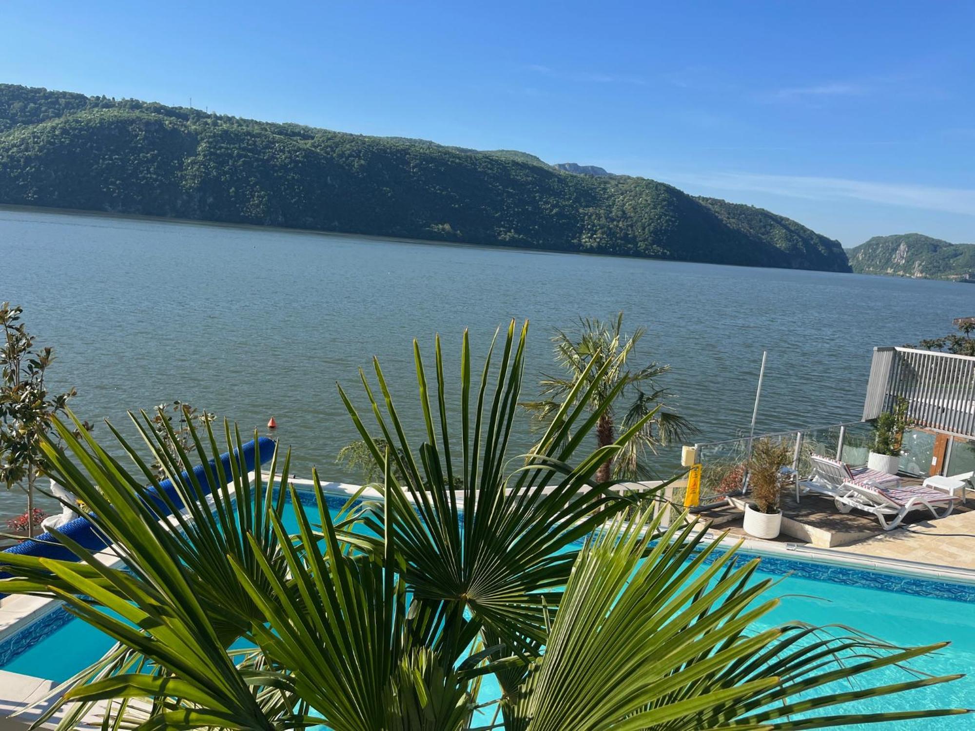 Riviera 990 - Resort & Restaurant Ieşelniţa Eksteriør billede